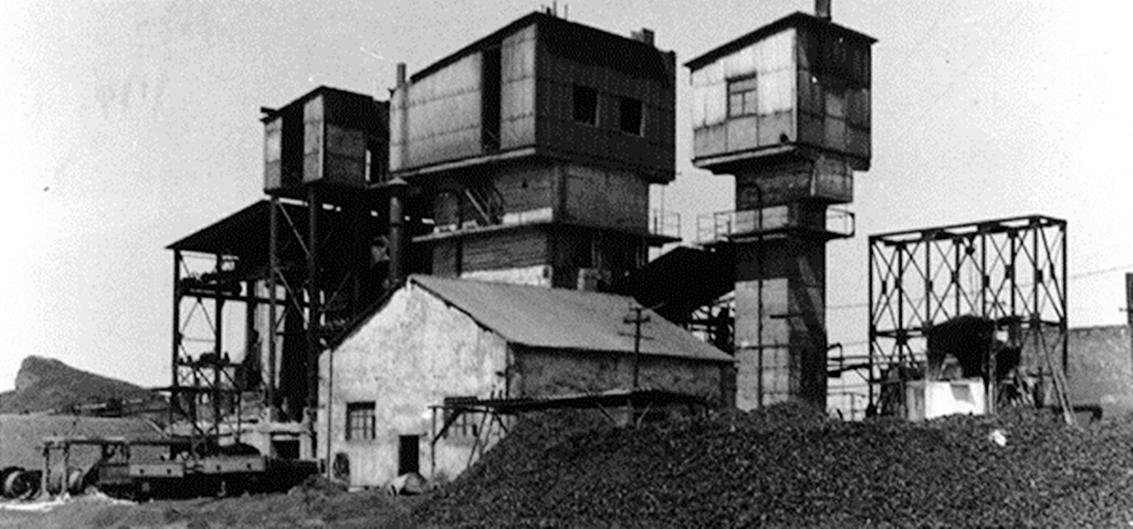 Forno nº 1 de enxofre - Achada do Gamo - 1952 - (C.E.M.S.D.)