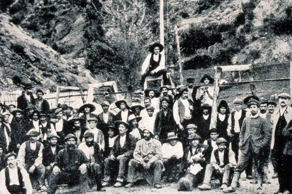 Primeiros trabalhadores da mina de São Domingos - 1857 - (C.E.M.S.D.)