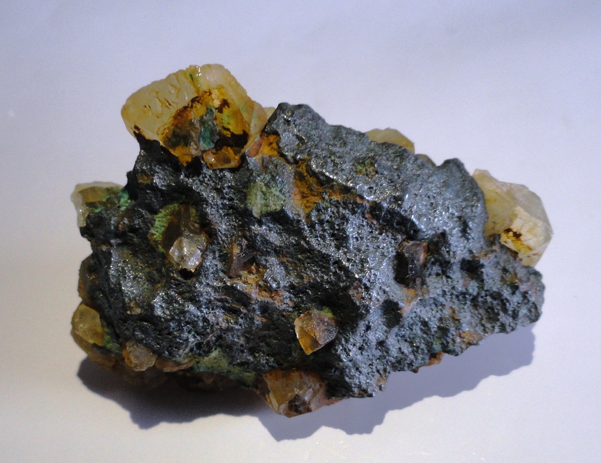 Cuprite, Quartzo - 6x4x3cm