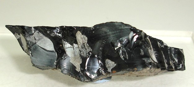 Azeviche - 6x4x3cm - Março de 2003